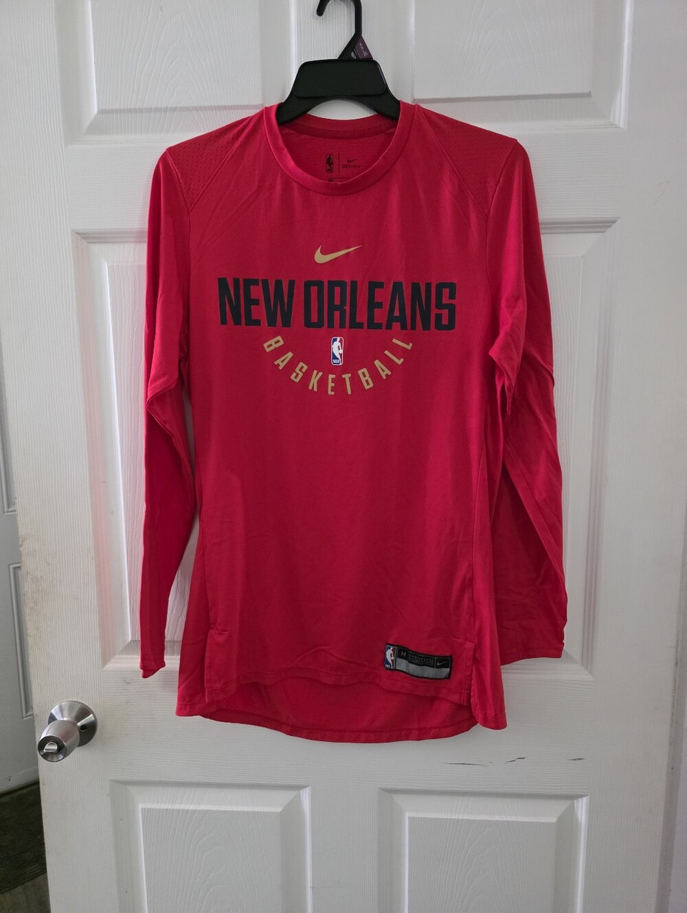 Men Size Medium Nike Longsleeves New Orleans Pelicans Nba Tshirt